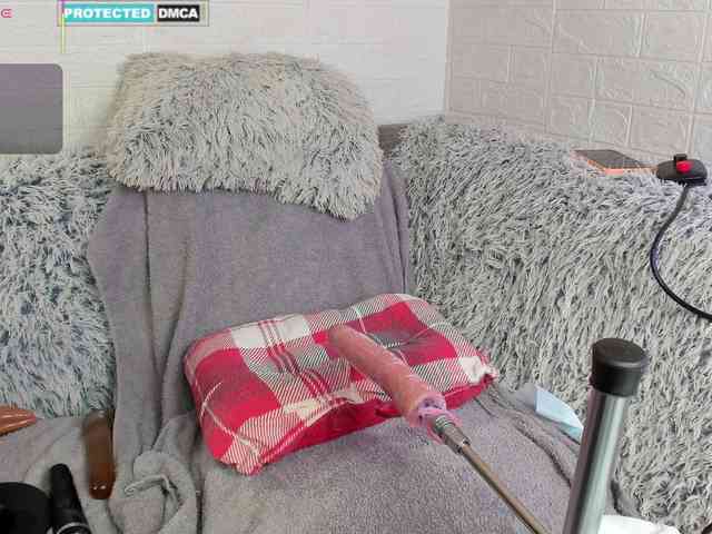 Lara-Croft_Cristan webcam