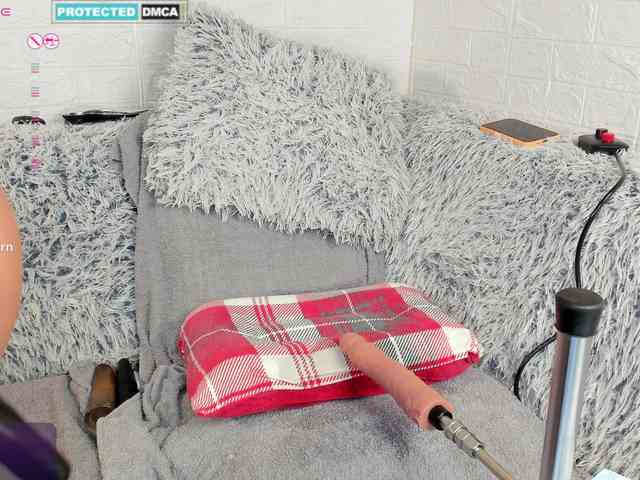 Lara-Croft_Cristan webcam