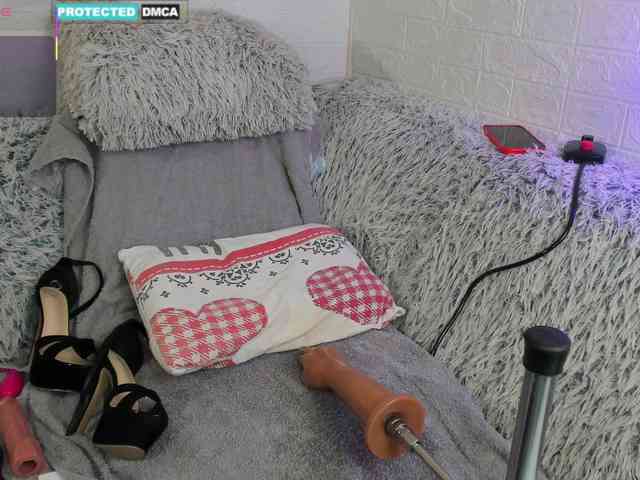 Lara-Croft_Cristan webcam