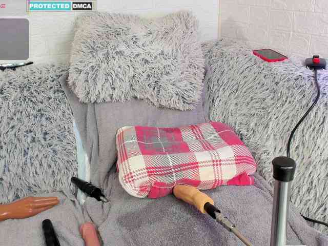 Lara-Croft_Cristan webcam