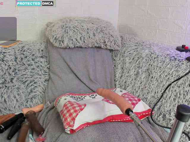 Lara-Croft_Cristan webcam