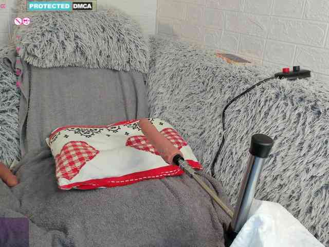 Lara-Croft_Cristan webcam