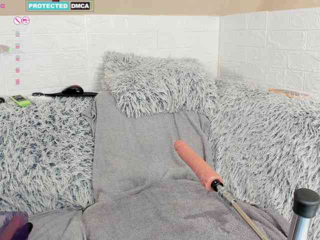 Lara-Croft_Cristan webcam