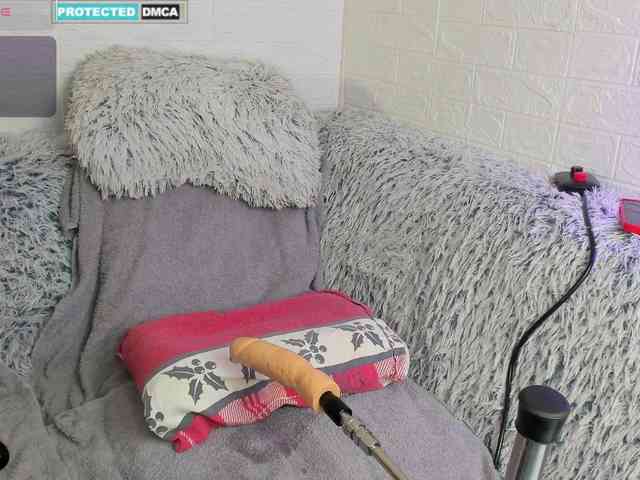 Lara-Croft_Cristan webcam