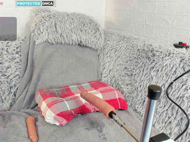 Lara-Croft_Cristan webcam