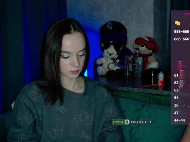 AlNikaaa webcam