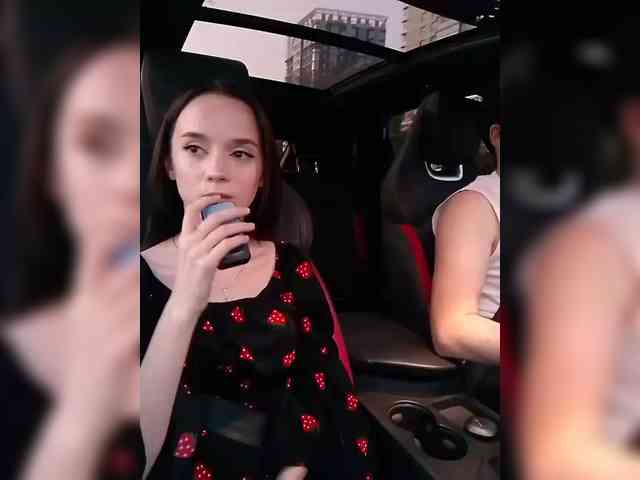 AlexNikaaa webcam