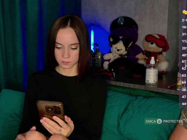 AlNikaaa webcam