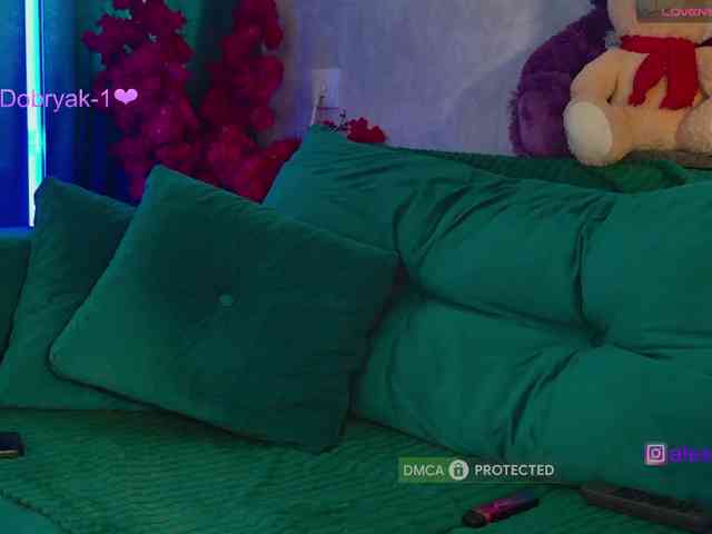 AlexNikaaa1815 Live Webcam on BongaCams