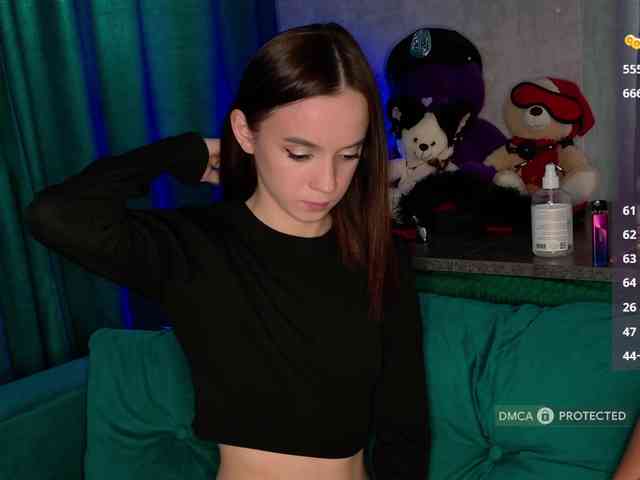 AlNikaaa webcam