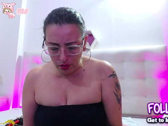 Horny-juliette webcam bongacams model stream image