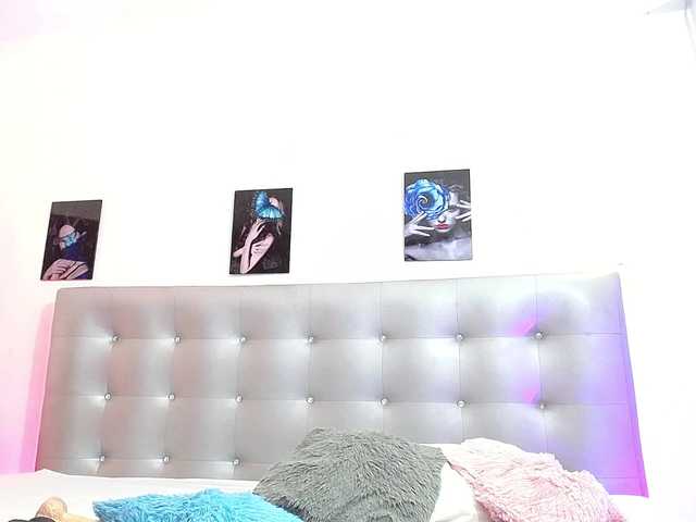 Horny-juliette's BongaCams show and profile