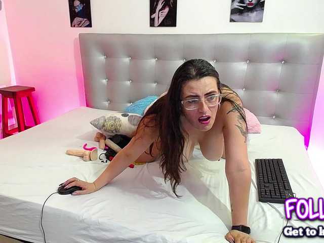 Horny-juliette's BongaCams show and profile