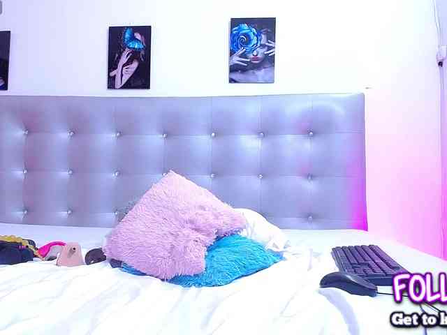 Horny-juliette webcam