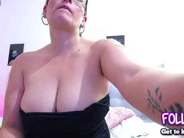 Horny-juliette webcam