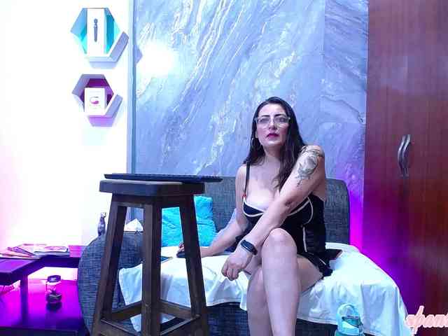 Horny-juliette webcam