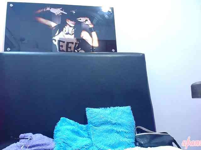 Horny-juliette webcam