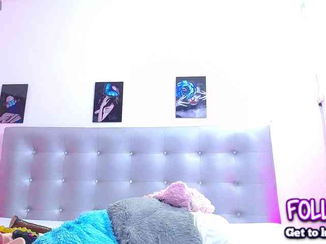 Horny-juliette webcam