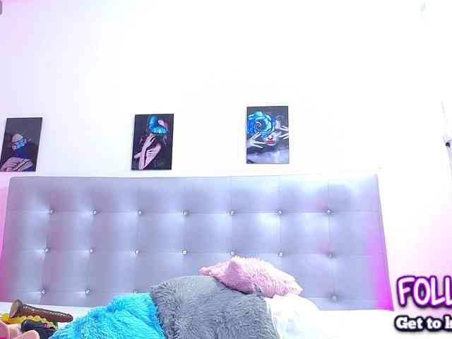 Horny-juliette webcam