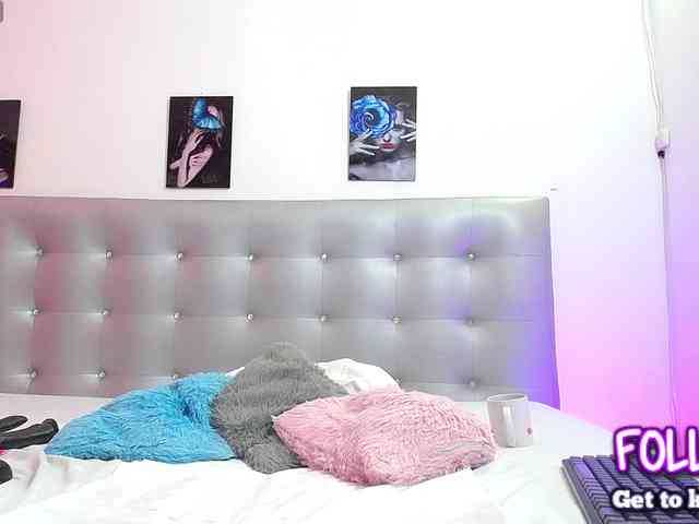 Horny-juliette webcam