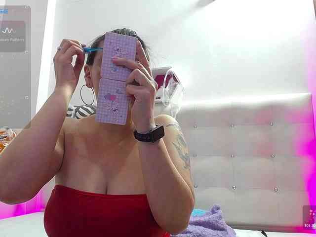 Horny-juliette webcam