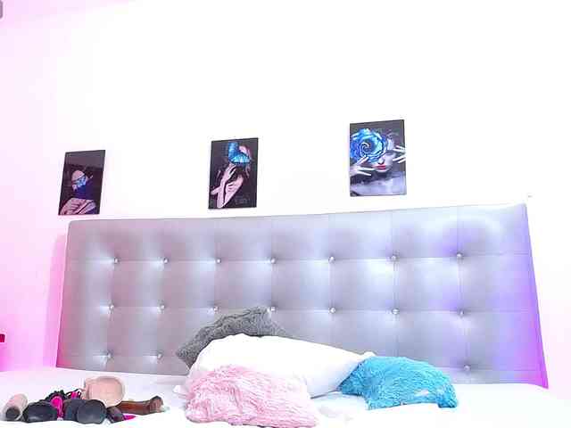 Horny-juliette webcam