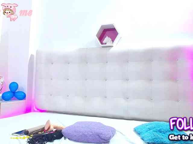 Horny-juliette webcam