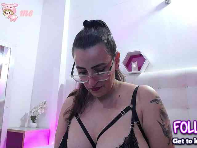 Horny-juliette webcam