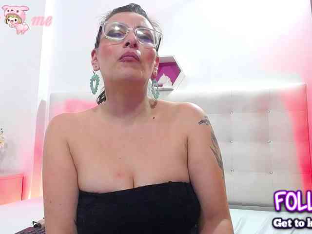 Horny-juliette webcam