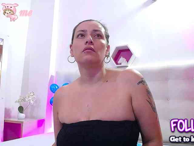 Horny-juliette webcam