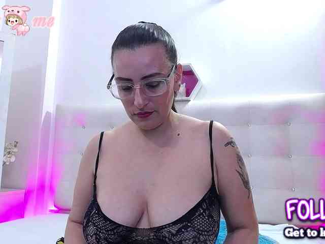 Horny-juliette webcam