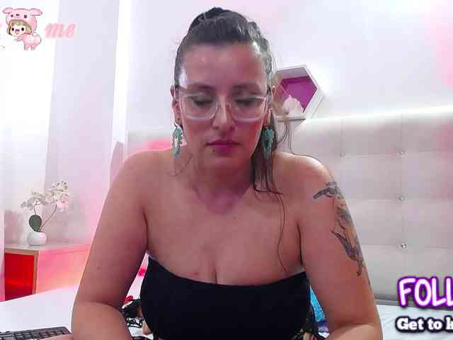 Horny-juliette webcam
