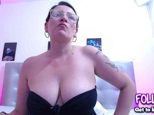 Horny-juliette webcam