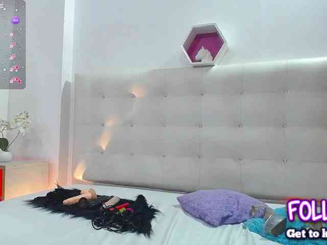 Horny-juliette webcam
