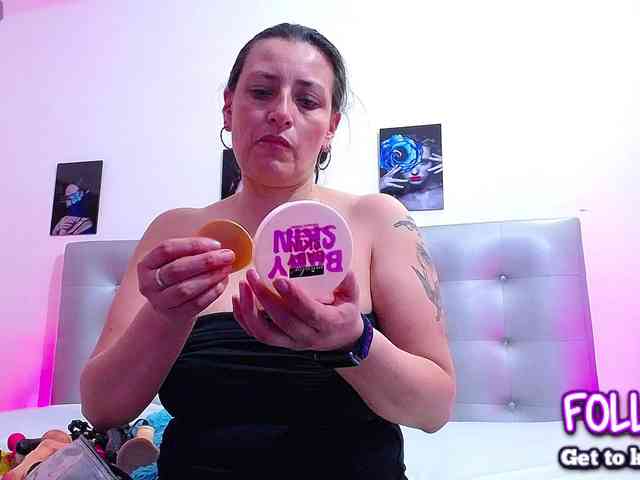 Horny-juliette webcam