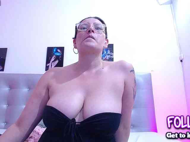 Horny-juliette webcam