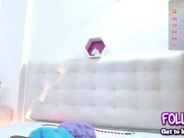 Horny-juliette webcam