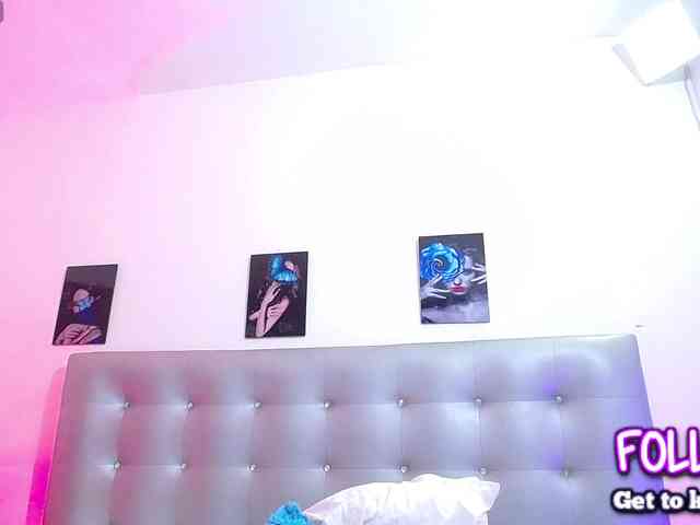 Horny-juliette webcam