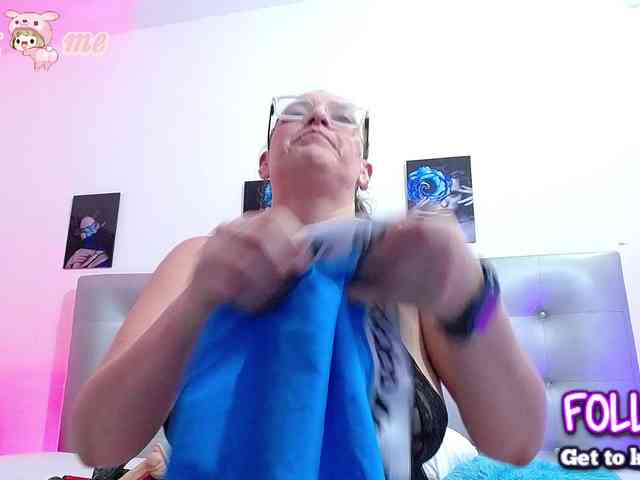 Horny-juliette webcam