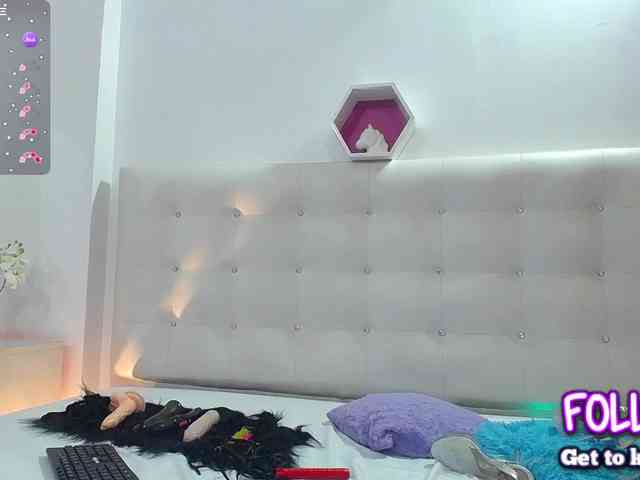 Horny-juliette webcam
