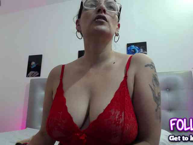 Horny-juliette webcam