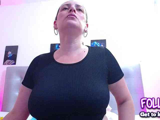 Horny-juliette webcam