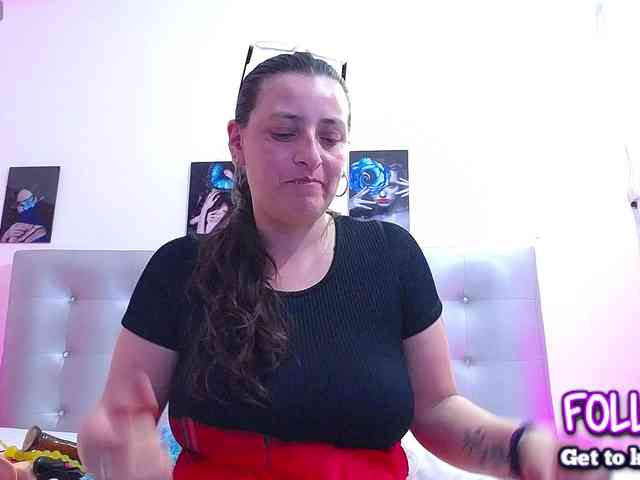 Horny-juliette webcam