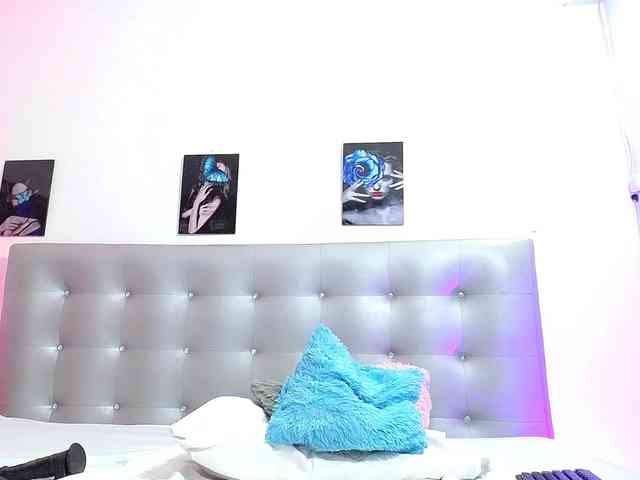 Horny-juliette webcam