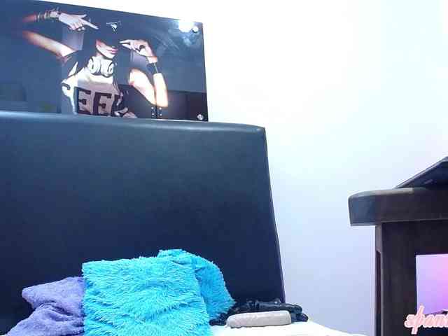 Horny-juliette webcam
