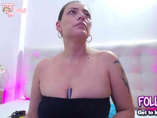 Horny-juliette webcam