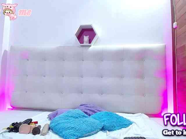 Horny-juliette webcam