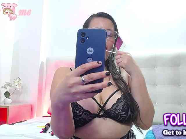 Horny-juliette webcam