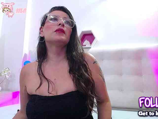Horny-juliette's webcam live show