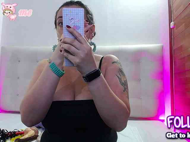 Horny-juliette webcam